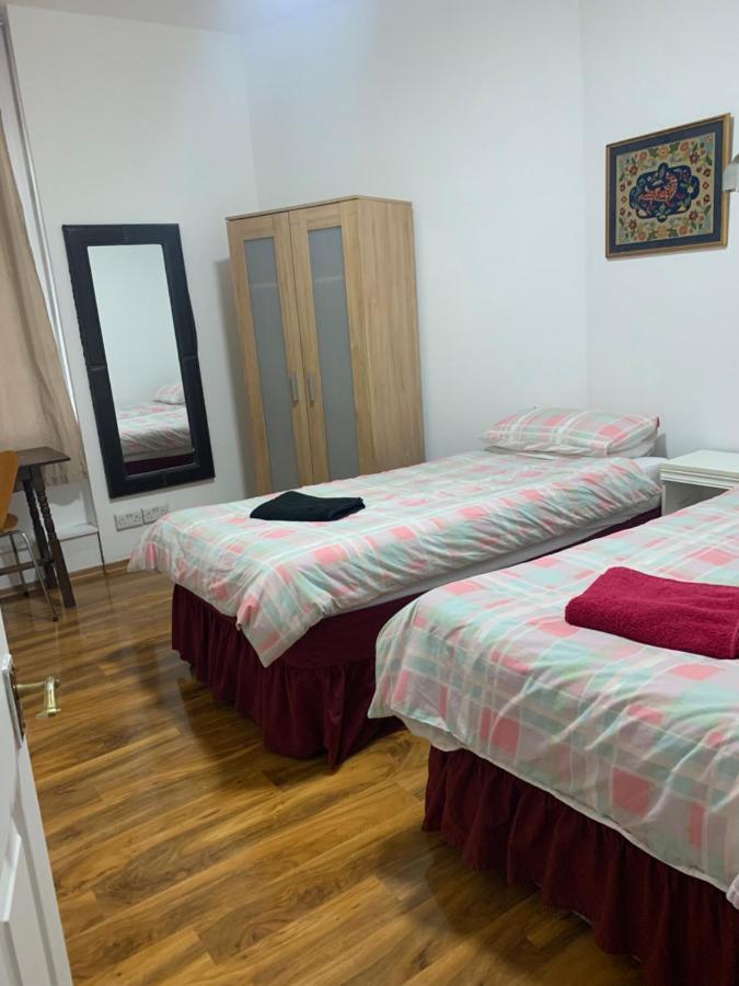 The Dharma Lodge Энфилд Экстерьер фото