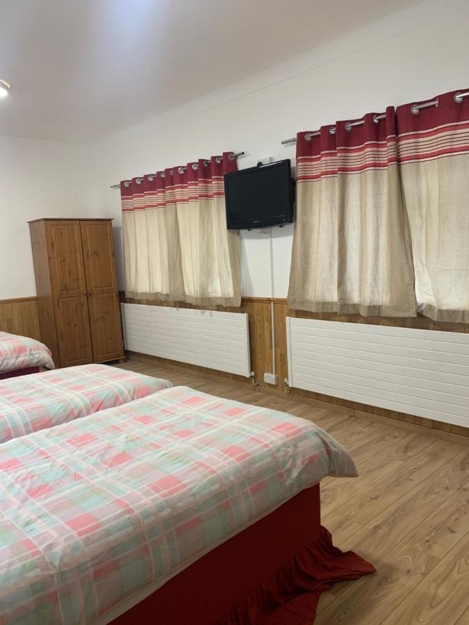 The Dharma Lodge Энфилд Экстерьер фото
